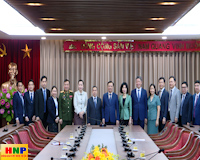 Bí thư Thành ủy Hà Nội Đinh Tiến Dũng tiếp Đại sứ Cộng hòa dân chủ nhân dân Lào